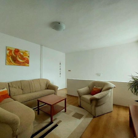 Naty Apartman Haniska Exterior photo