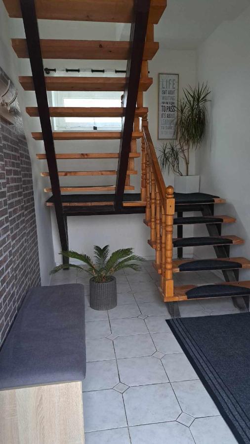 Naty Apartman Haniska Exterior photo